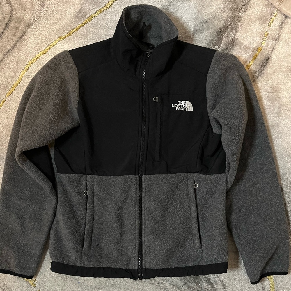 THE NORTH FACE Black & Grey Denali Jacket
